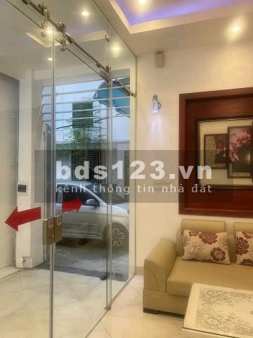 Trung tâm Quận gần phố lô góc full nội thất nhà đẹp ngõ thông thoáng lh 0966963387