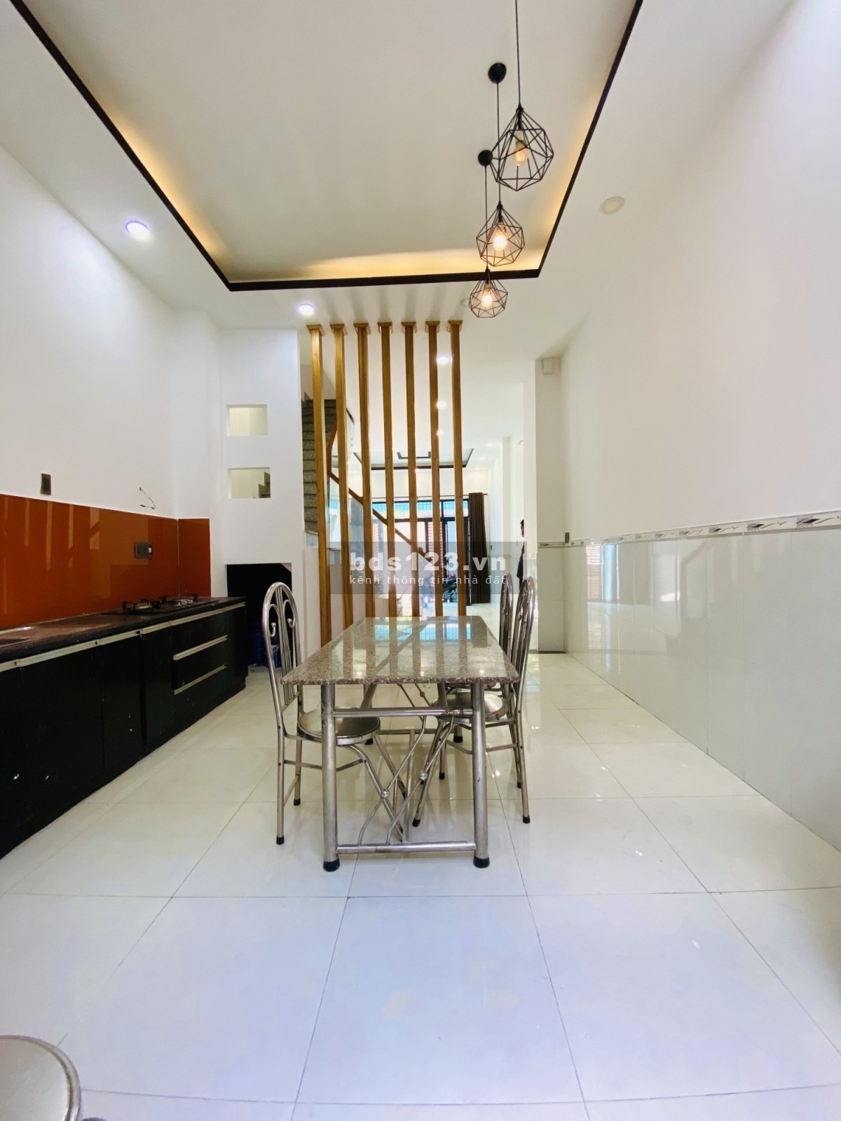 Chính chủ cần bán nhà Quốc Lộ 1A, Quận 12 sổ hồng chính chủ lh 0933966647