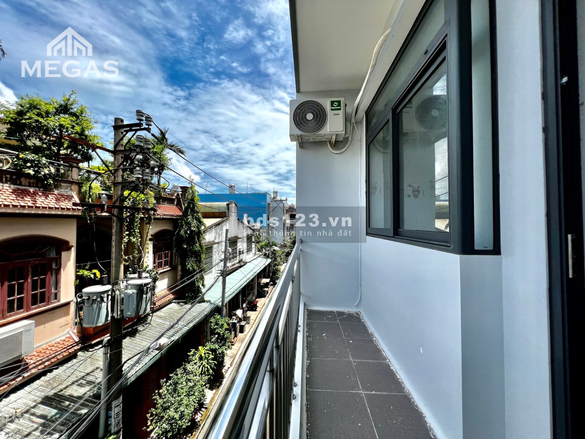 Phòng Mới Xây 100% Giá Rẻ Sẵn Nội Thất - Ban Công Riêng Ngay Ngã Tư Bốn Xã