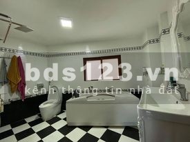 Bán nhà chính chủ ngõ Võ Chí Công DTSD 37m², giá chỉ 3,8 tỷ, sổ sẵn