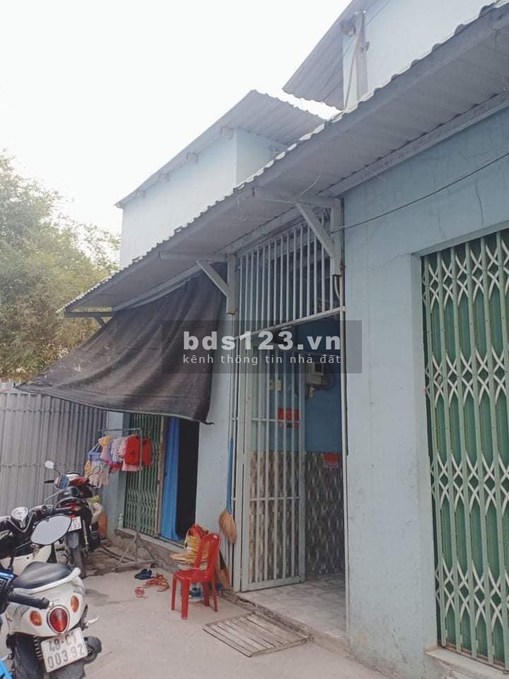 Bán nhà Hiệp Thành 13 có 3 phòng trọ đang chothuee dtsd 56m2 sổ vuông vức, nhỉnh 3 tỷ
