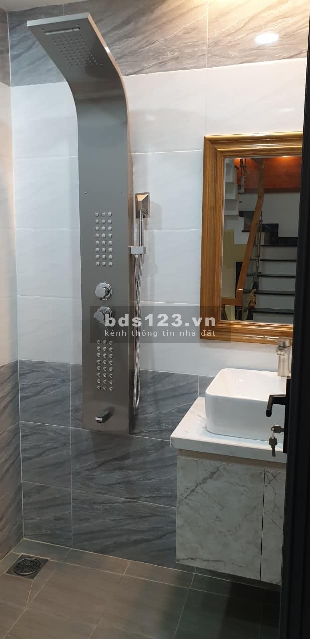 Hẻm 6m xe hỏi ngủ trong nhà nhà mới đẹp như hình 5 tầng bê tông cốt thép chủ tặng lại nội thất
