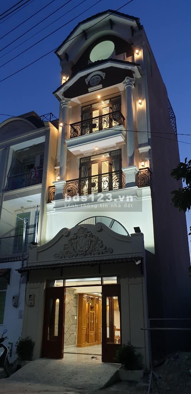 Hẻm 6m xe hỏi ngủ trong nhà nhà mới đẹp như hình 5 tầng bê tông cốt thép chủ tặng lại nội thất