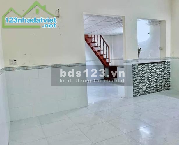 Bán gấp nhà đường Tây Thạnh, phường Tây Thạnh, Quận Tân Phú DTSD 95m2 Giá 3tỷ800