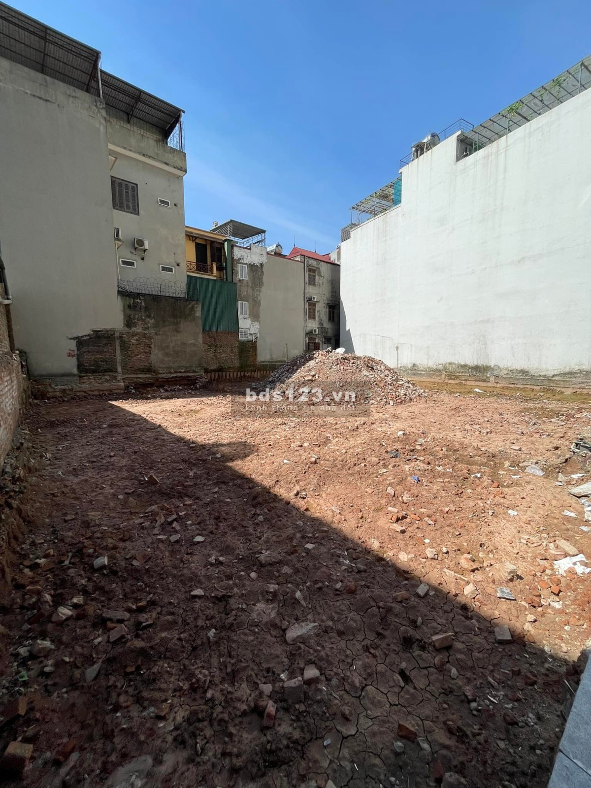 Bán lô đất diện tích 563m2 giá 259 triệu tại đường Lê Văn Lương, Cầu Giấy