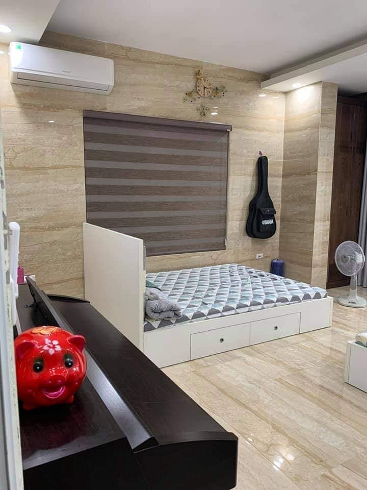 Cần bán nhà 5T mới đẹp, view biệt thự khu Trung Kính lớn, 38m x 5T chỉ 4.35 tỷ. Hàng đẹp có 1-0-2