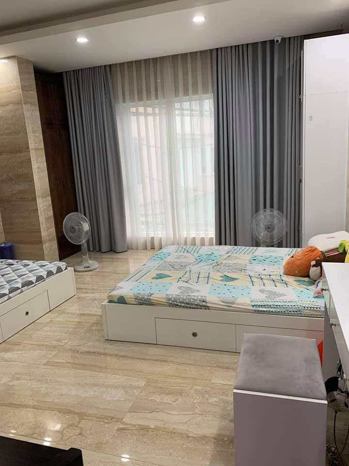 Cần bán nhà 5T mới đẹp, view biệt thự khu Trung Kính lớn, 38m x 5T chỉ 4.35 tỷ. Hàng đẹp có 1-0-2