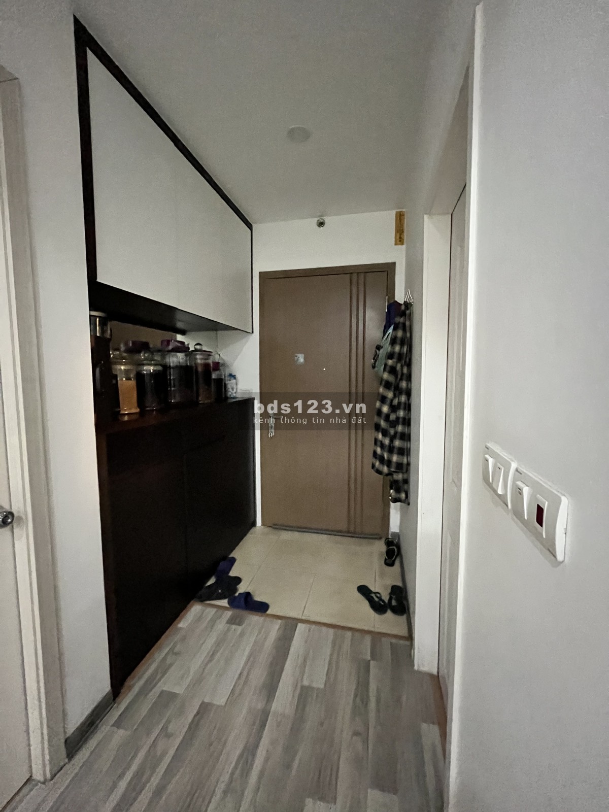 Chính chủ bán căn diện tích 68m2, 2 ngủ, 2vs, full nội thất bền đẹp lh 0858645222