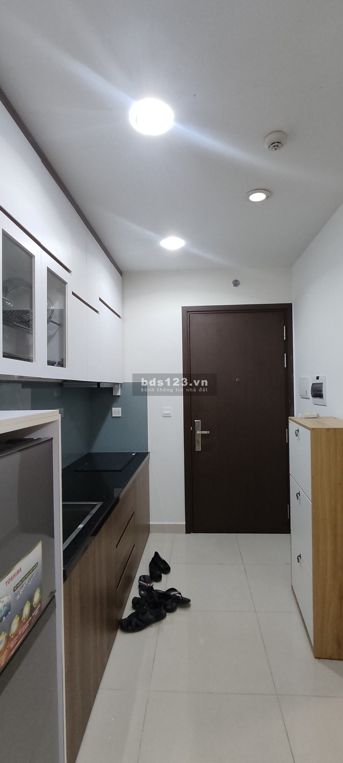 Căn Studio officetel Sunrise City View , giá thuê 12 triệu, LH: 0878162162