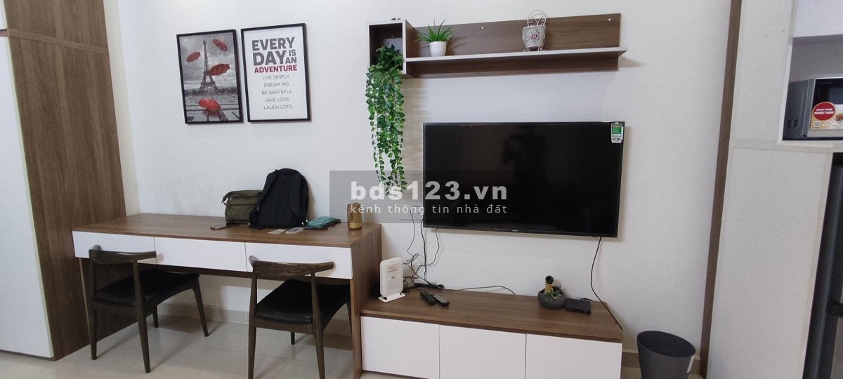 Căn Studio officetel Sunrise City View , giá thuê 12 triệu, LH: 0878162162