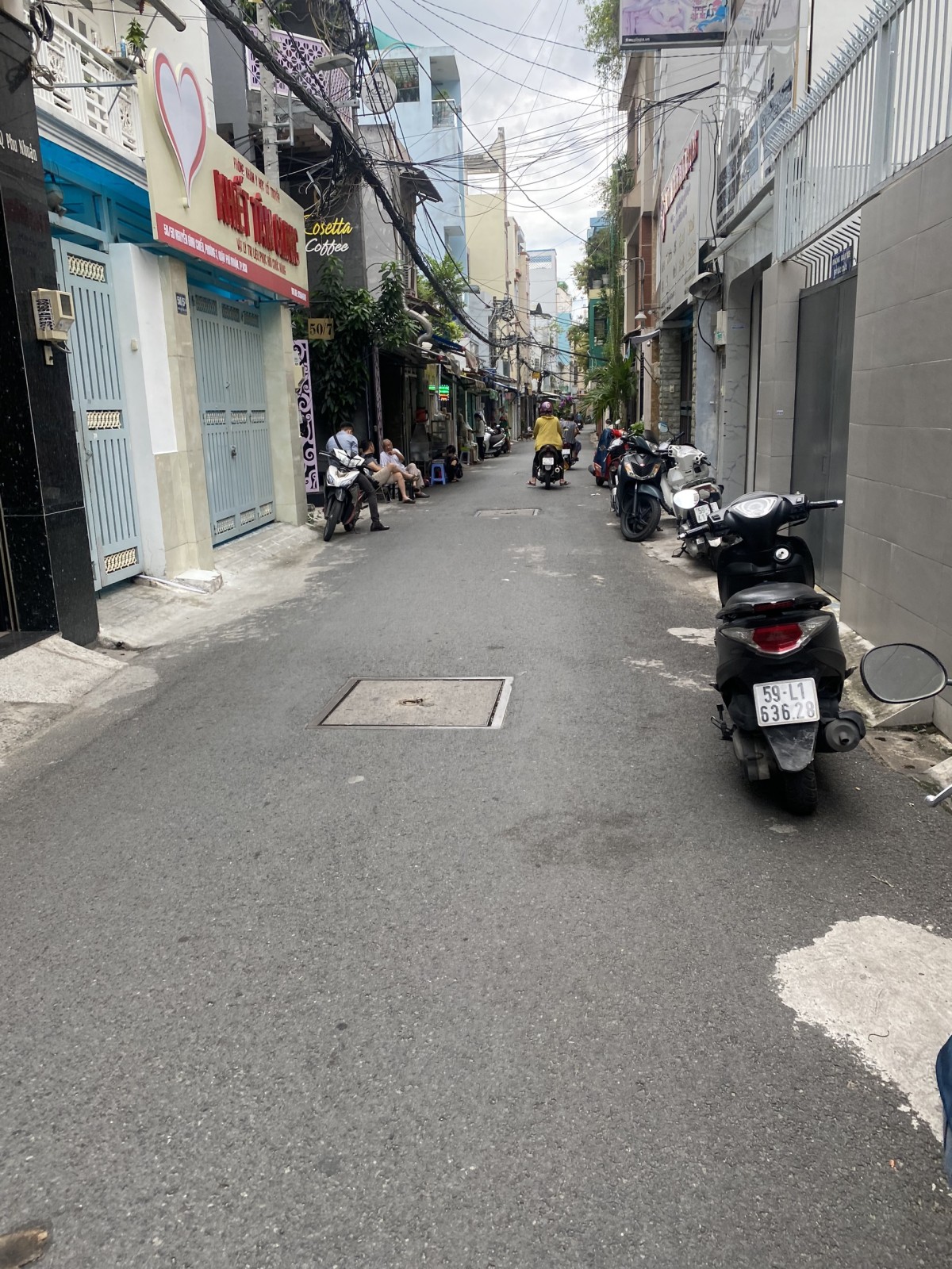 Bán nhà ngay chợ Nguyễn Đình Chiểu giá đầu tư hẻm xe hơi ra vào thoải mái