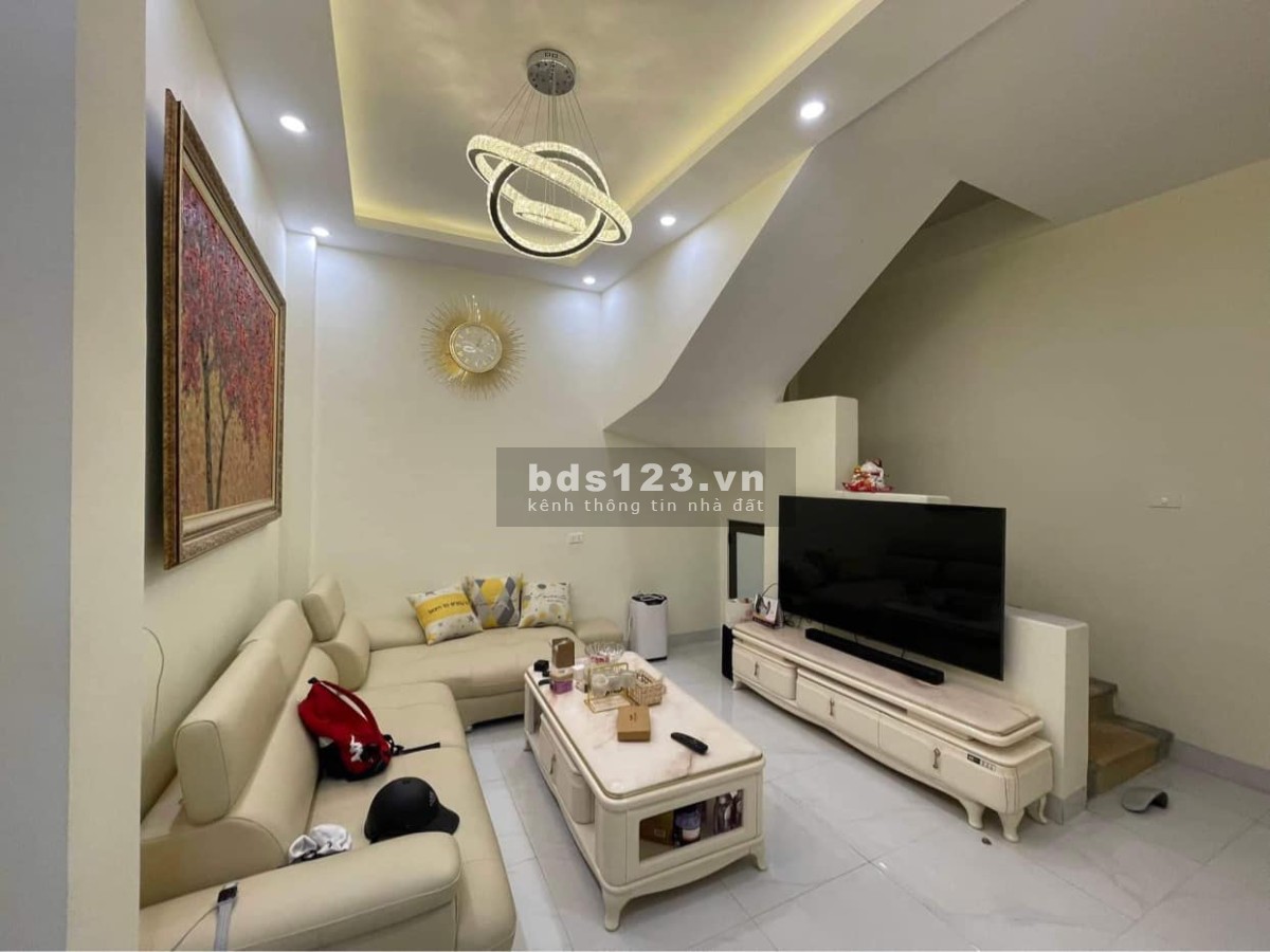 Chỉ 2,65 tỷ sở hữu ngay nhà phố Thái Thịnh, Đống Đa, 28m2 x 5 tầng