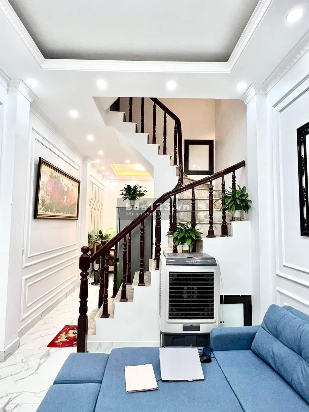 Chính chủ bán nhà lô góc 3 mặt thoáng DT 40m² x 4 tầng mặt ngõ cách phố 30m