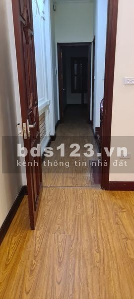 Cần bán nhà 5 tầng Quan Hoa Cầu Giấy Hà Nội giá 8.2 tỷ, thương lượng lh 0962918241