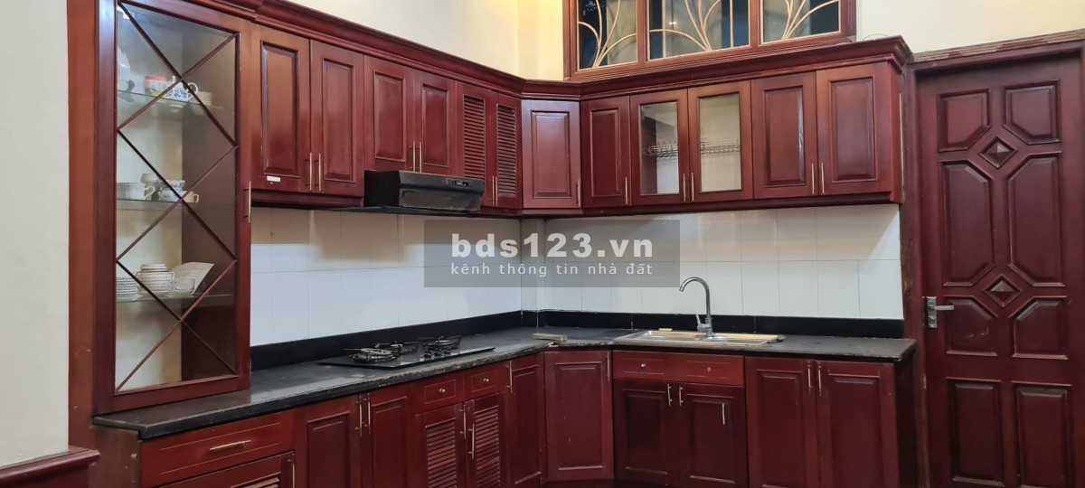 Cần bán nhà 5 tầng Quan Hoa Cầu Giấy Hà Nội giá 8.2 tỷ, thương lượng lh 0962918241