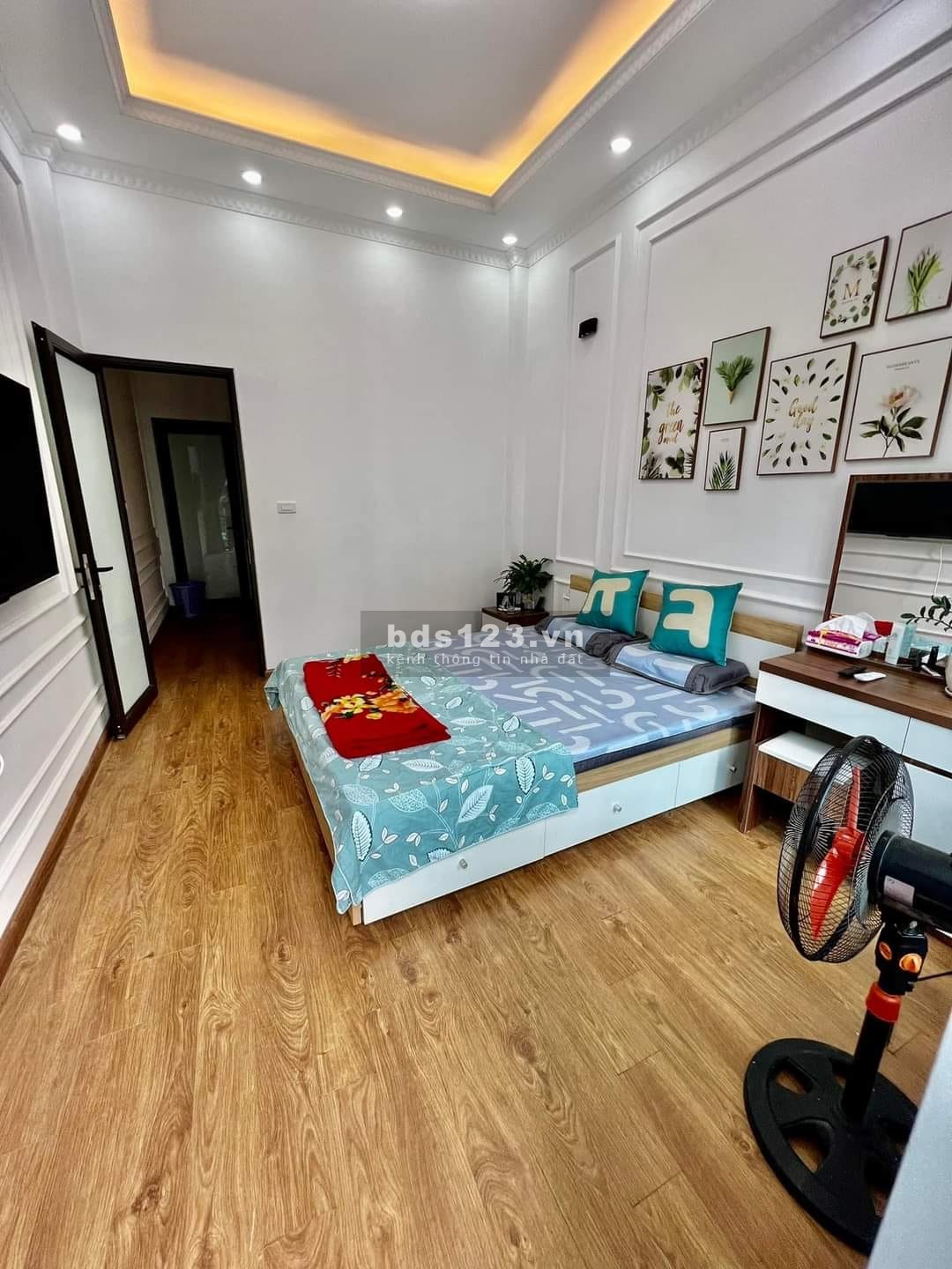 Chính chủ bán nhà lô góc 3 mặt thoáng DT 40m² x 4 tầng mặt ngõ cách phố 30m