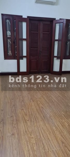 Cần bán nhà 5 tầng Quan Hoa Cầu Giấy Hà Nội giá 8.2 tỷ, thương lượng lh 0962918241