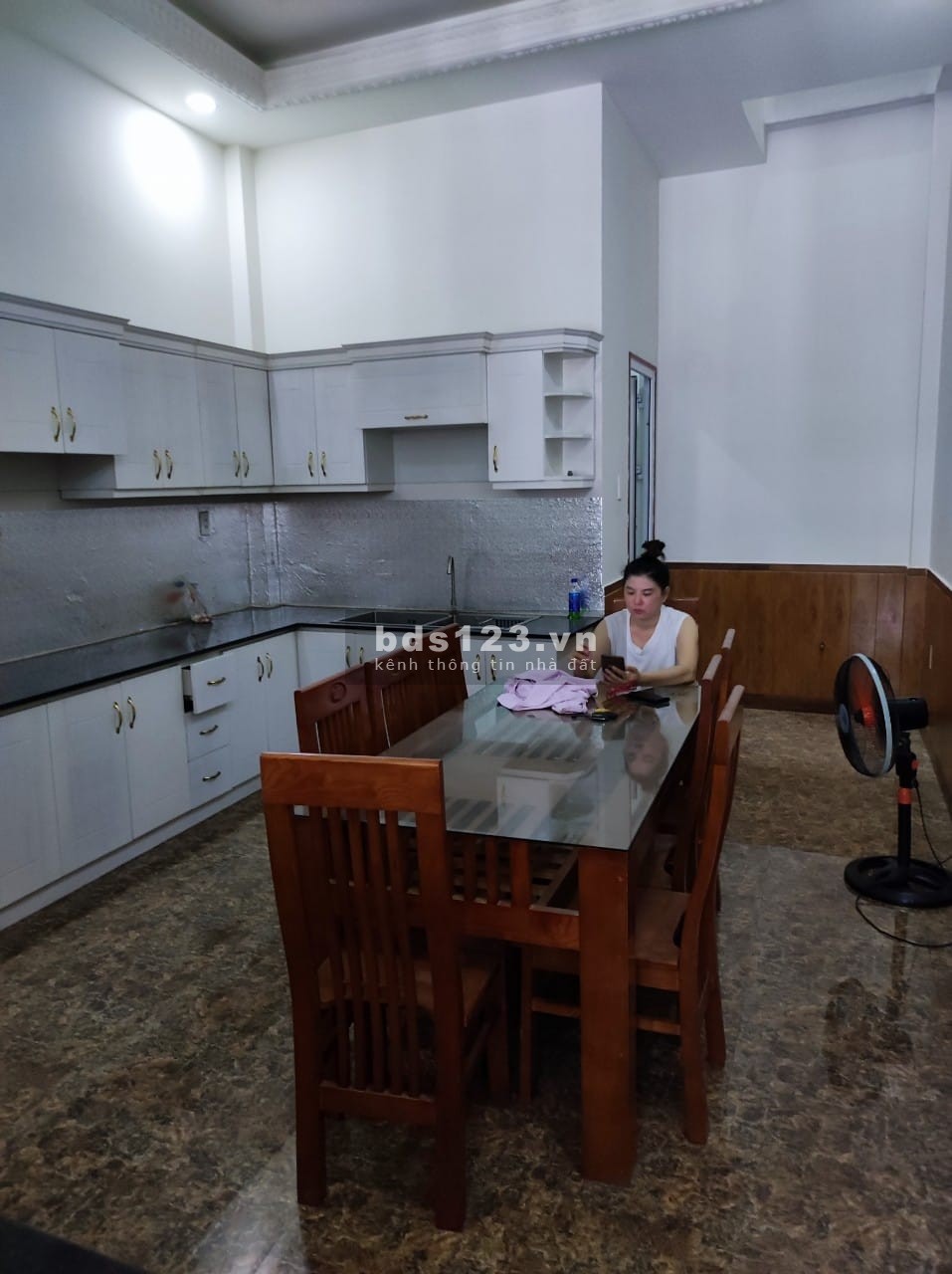 Nhà mặt tiền lớn Thạnh Xuân 13 cách mặt tiền Quốc Lộ 1A 50 đối diện bên kia đường là Gò Vấp