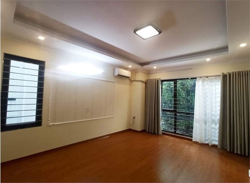 Bán Nhà Lâm Hạ, diện tích 66m2 4 tầng mặt tiền 4.2m ô tô kinh doanh giá 6.3 tỷ