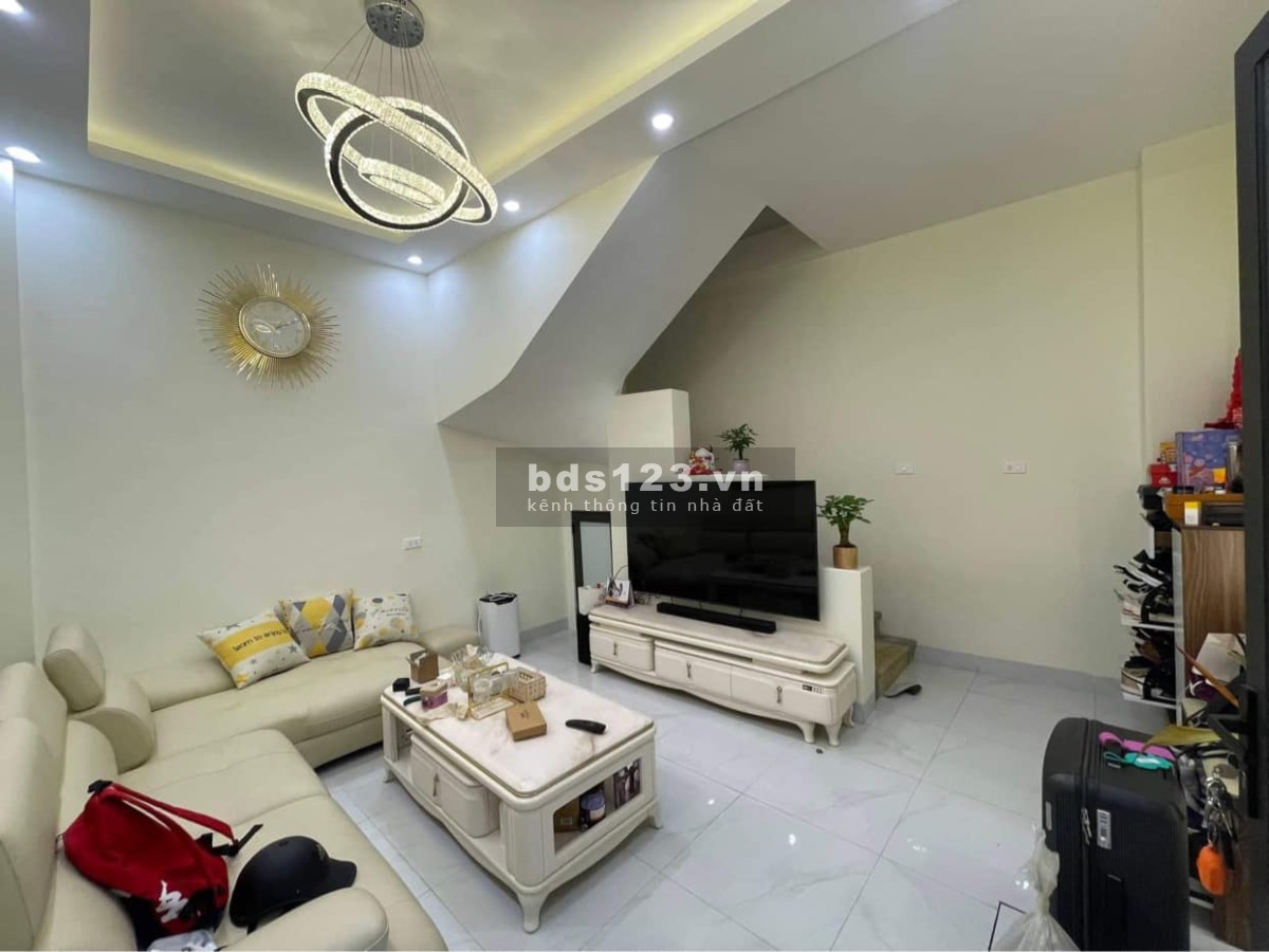 Chỉ 2,65 tỷ sở hữu ngay nhà phố Thái Thịnh, Đống Đa, 28m2 x 5 tầng