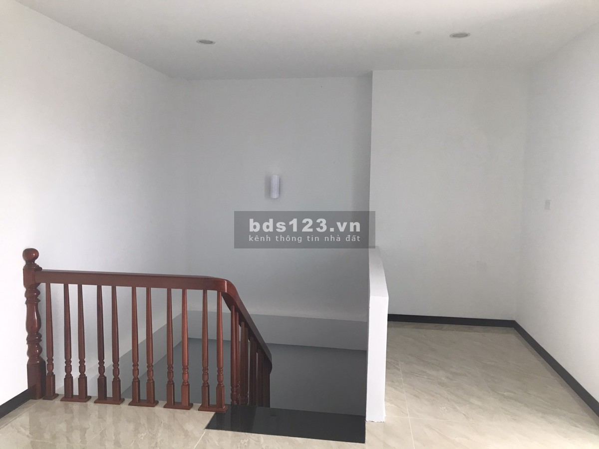Bán Nhà mới Thụy Phương 5 tầng 6PN cách ô tô tránh 20m tháng 8 2022