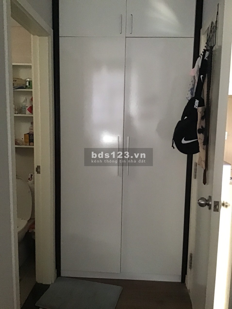 Một mình ở chung cư 2 PN diện tích 68m2 share lại 1 PN toilet riêng