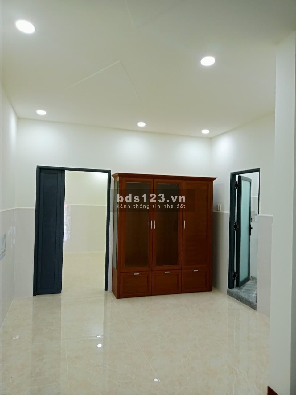 Bán Nhà Đinh Đức Thiện giá chỉ 2.1 tỷ, kết cấu 1 trệt 2 lầu dtsd 78m2, lộ giới 13m
