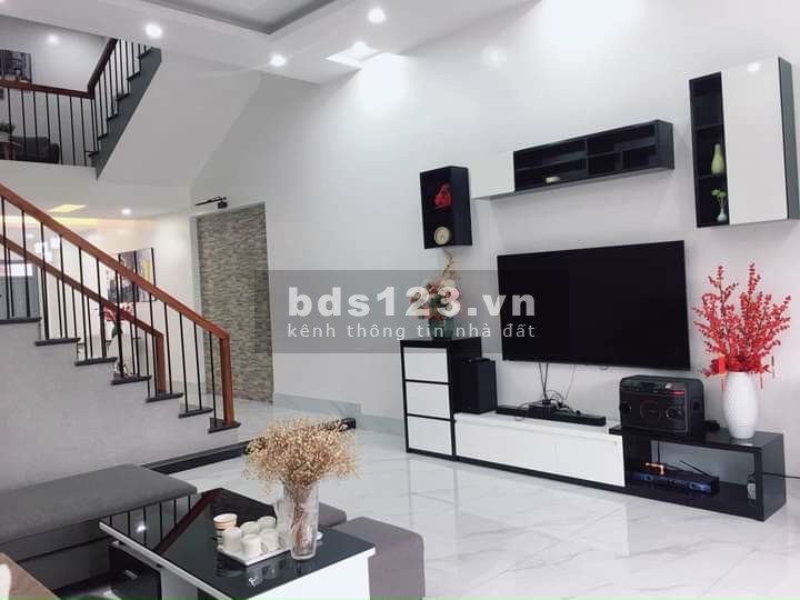 Bán Nhà Đinh Đức Thiện giá chỉ 2.1 tỷ, kết cấu 1 trệt 2 lầu dtsd 78m2, lộ giới 13m