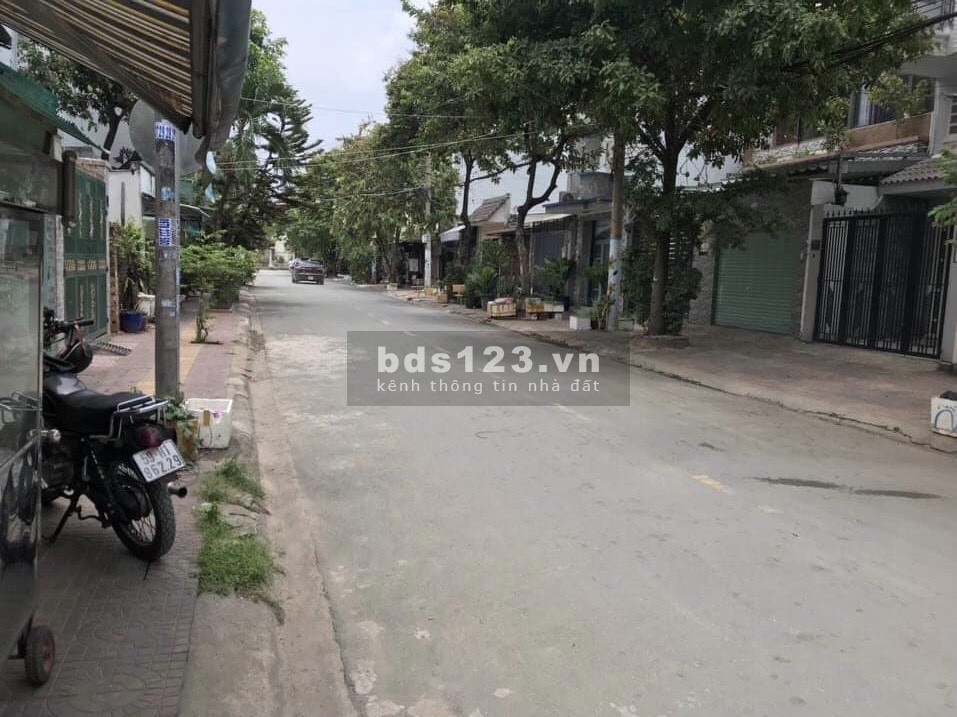 Chính Chủ Bán Nhà Mặt Tiền Phường Phước Bình Thủ Đức DT 210m2 Giá Giảm Mạnh 12 Tỷ
