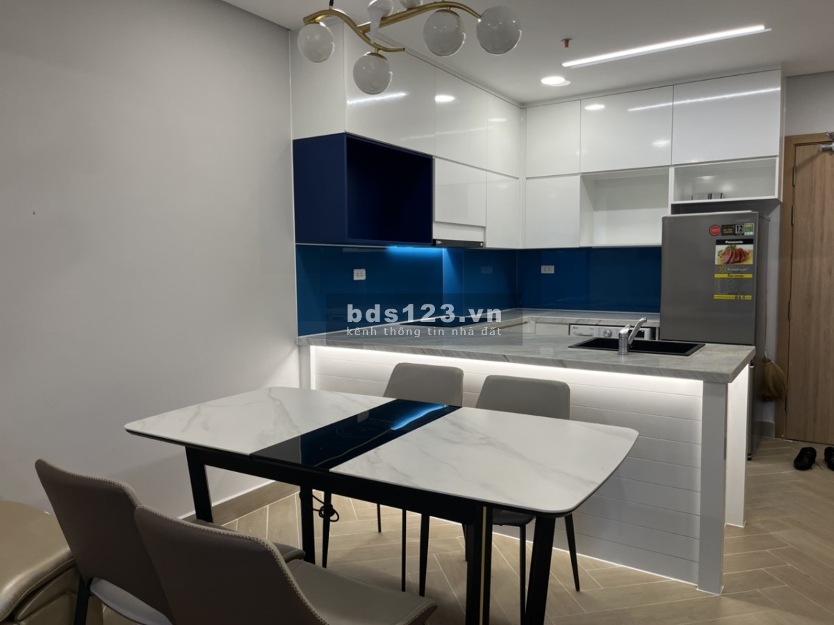 Chủ cần bán gấp căn hộ view biển tầng cao,2 PN, 2WC, cách biển chỉ vài bước chân, bãi tắm dài 400m.