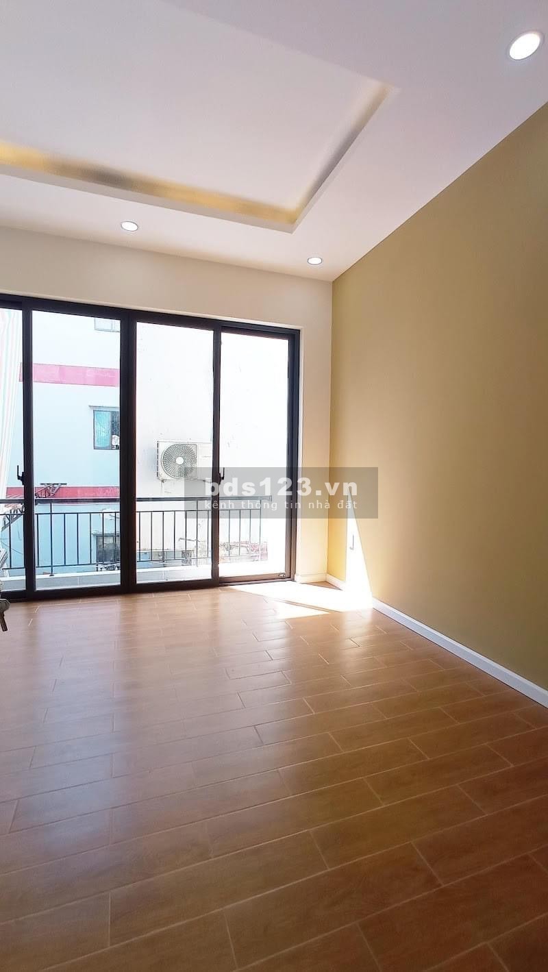 Bán nhà Tân Phú 3 tầng bê tông cốt thép diện tích dt 80m2 vuông vức, xe hơi vào nhà giá 7.99 tỷ