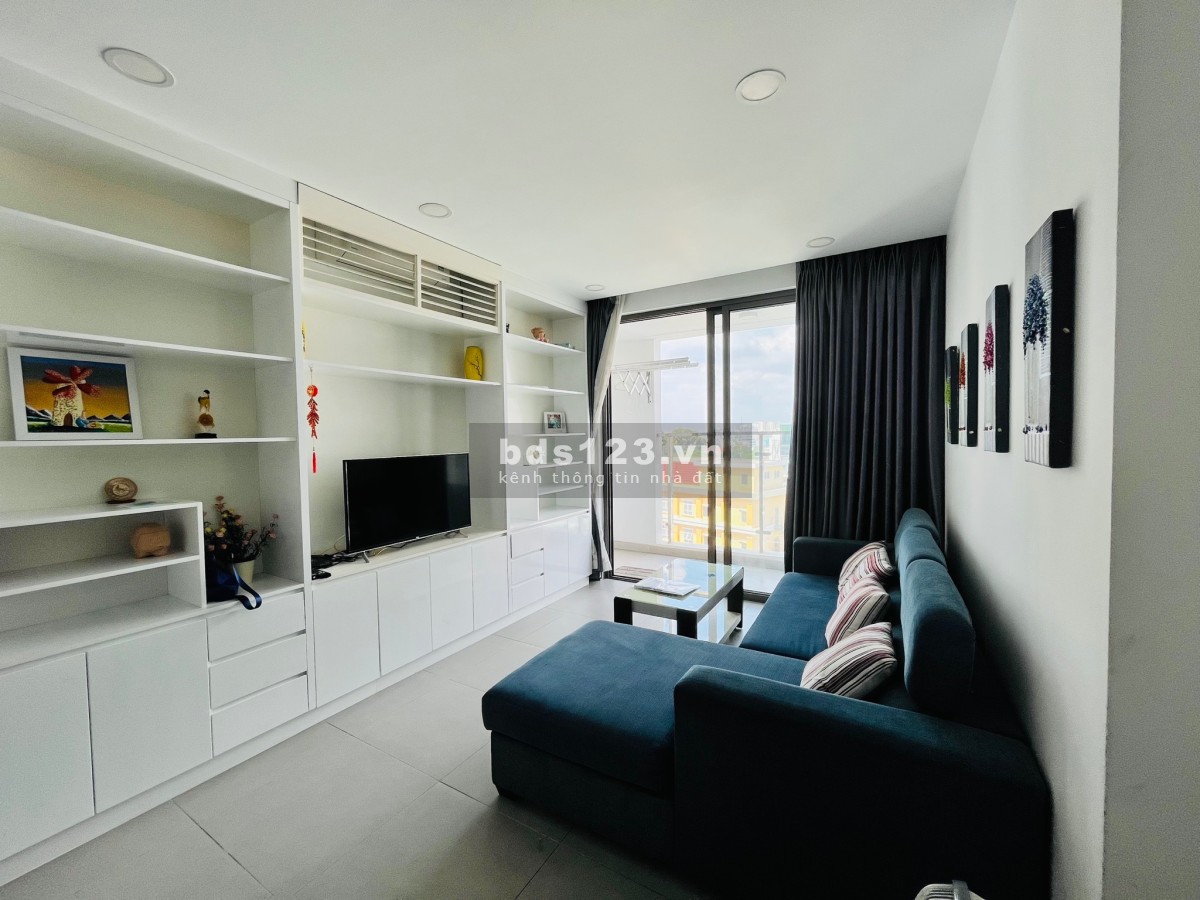 Cần bán căn góc 3PN 90m2 tại Kingston Residence, có sẵn nội thất như hình. Giá bán nhanh 6.3 tỷ