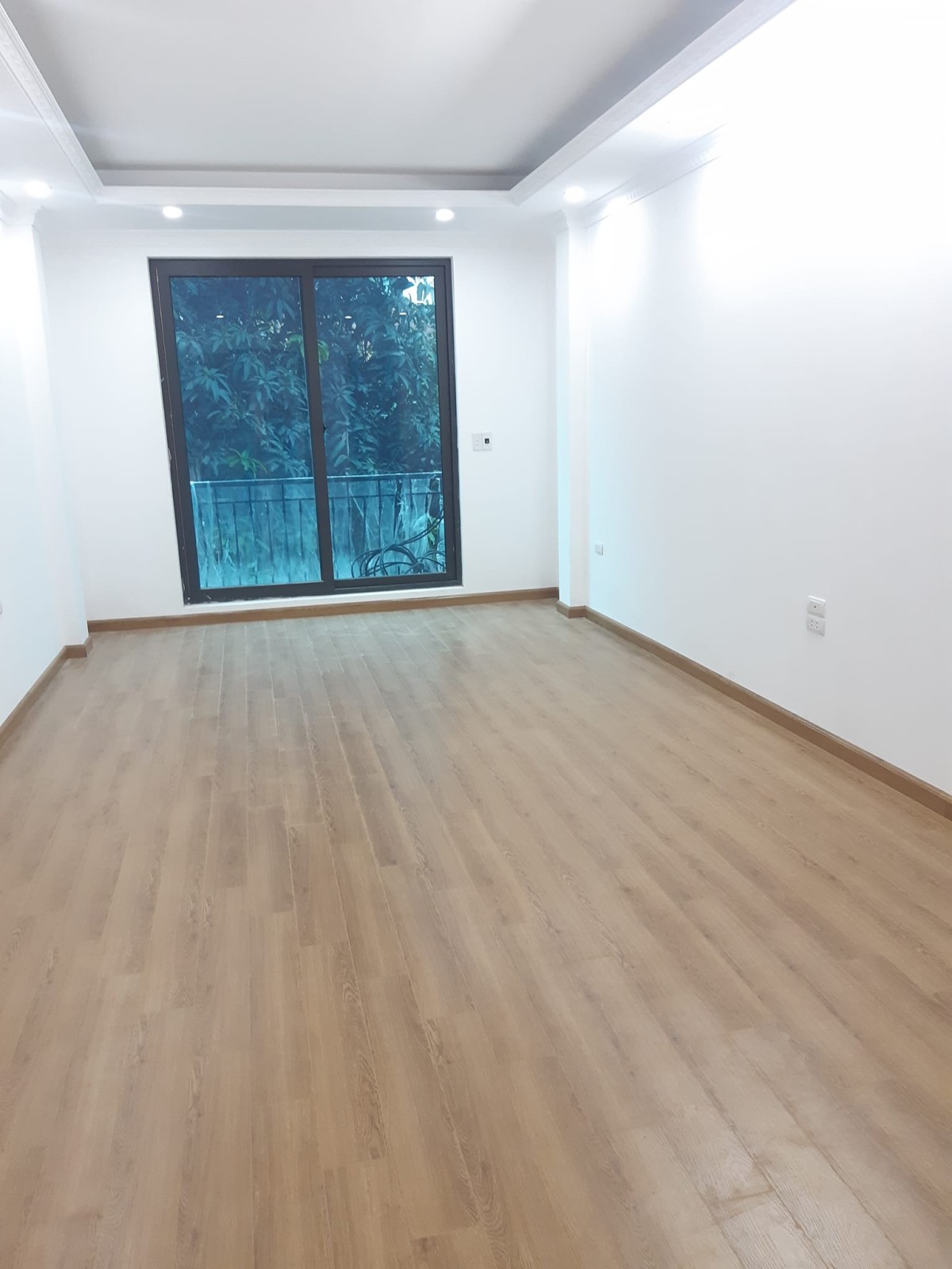 Cần bán nhà lô góc, Ngọc Lâm, Long Biên diện tích 40m2, 5 tầng, Mặt tiền 3,5m giá 4,3 tỷ