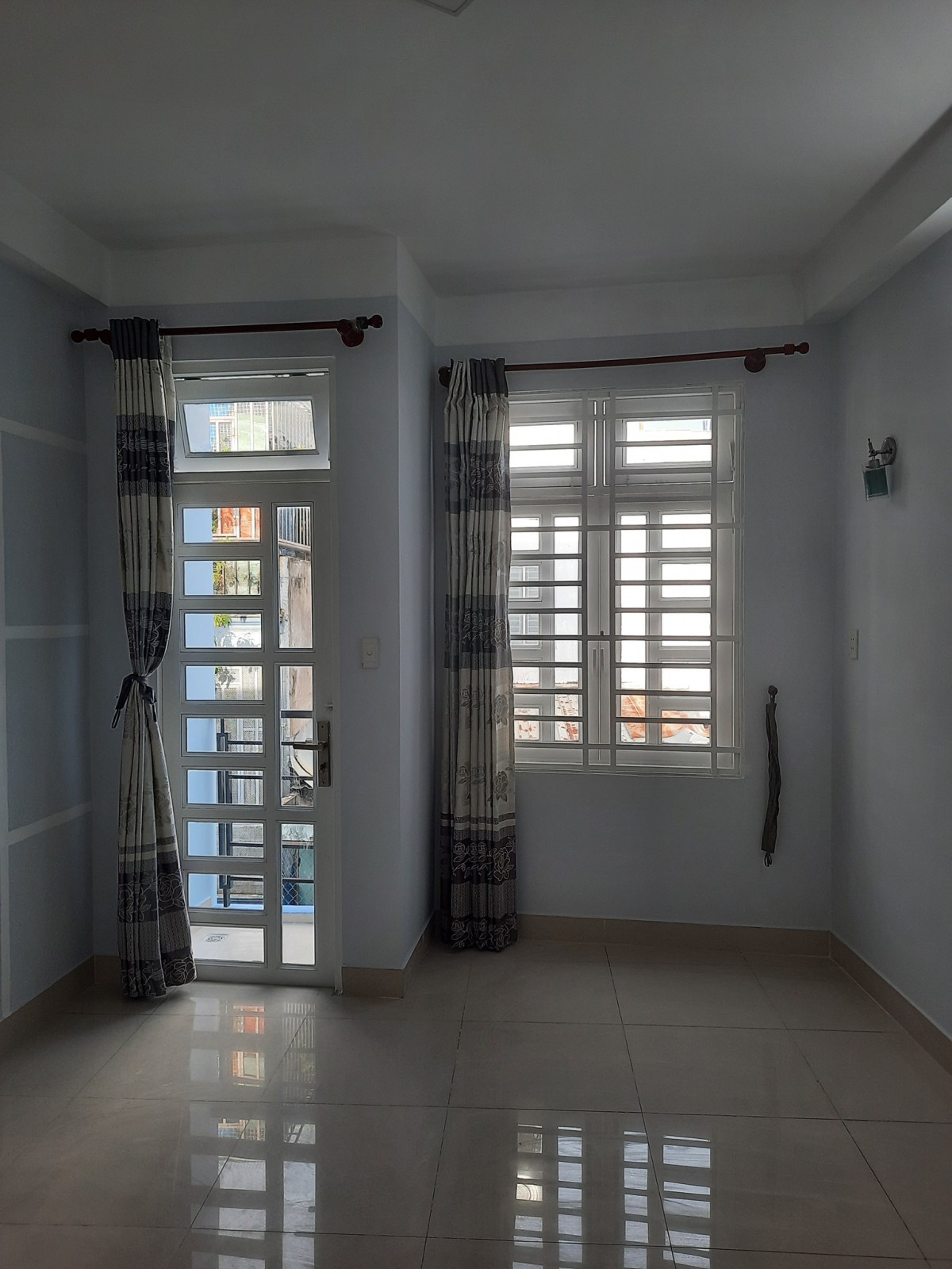 Bán Nhà 4.2 Tỷ, Nhà đẹp vào ở ngay Lạc Long Quân Phường 10 Tân Bình