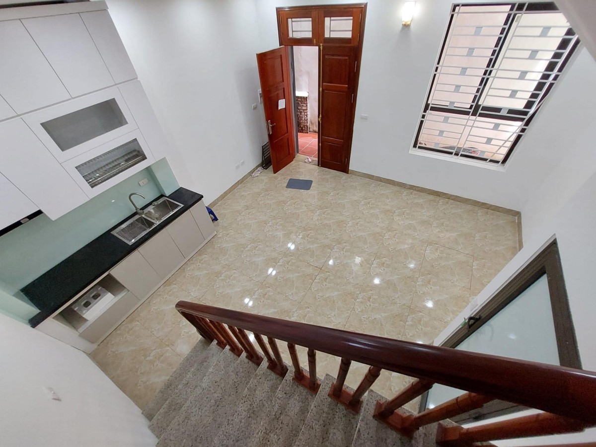 Nhà Tôn Thất Tùng trung tâm đầy đủ tiện nghi giá bán 4.65 tỷ sổ sẵn chính chủ