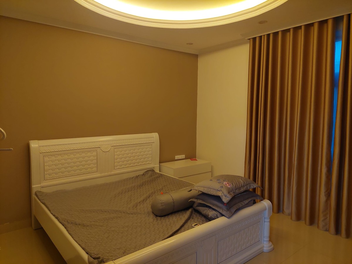 Bán nhà mặt phố Ngọc Thụy giá rẻ đúc kiên cố 5 tầng, giá tốt đầu tư