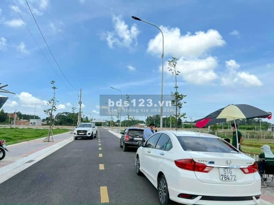 Bán lô đất thổ cư mặt tiền ĐT 52 Bà Rịa giá 1.45 tỷ, lh 0909370517