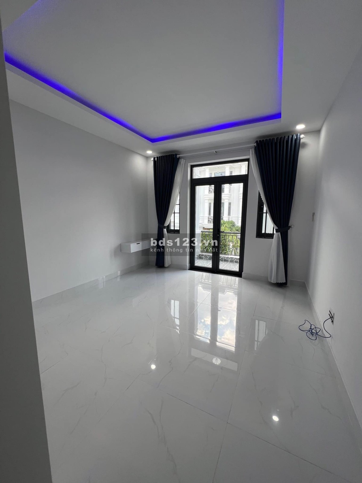 Bán gấp nhà, Linh Chiểu, Thủ Đức, 48m2, 2 tầng mới, Hẻm xe hơi, 3 tỷ4.