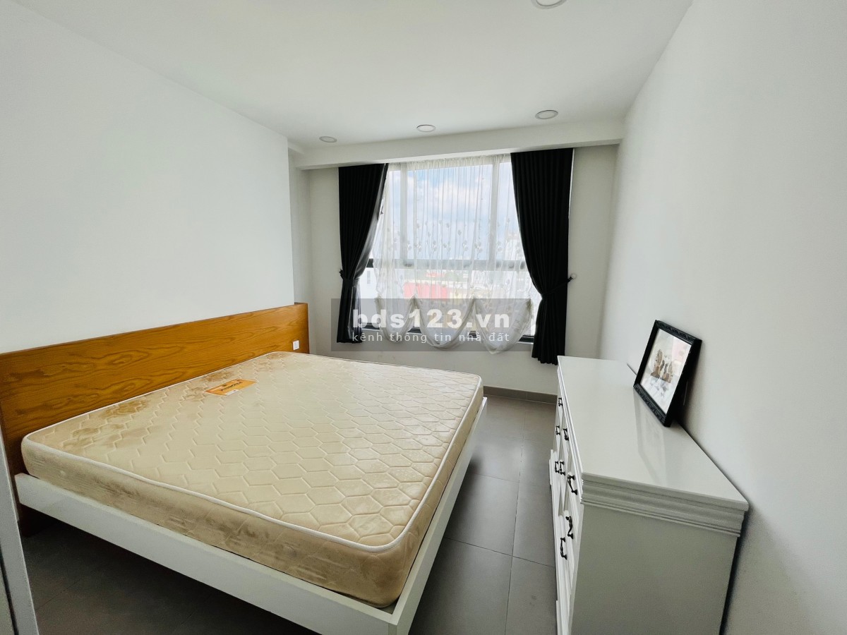 Cần bán căn góc 3PN 90m2 tại Kingston Residence, có sẵn nội thất như hình. Giá bán nhanh 6.3 tỷ
