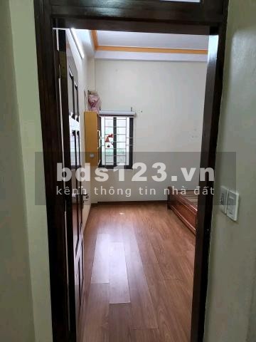 Lô góc ngõ thông thoáng nhà như mới gần ô tô không 1 lỗi nhỏ, khu an ninh