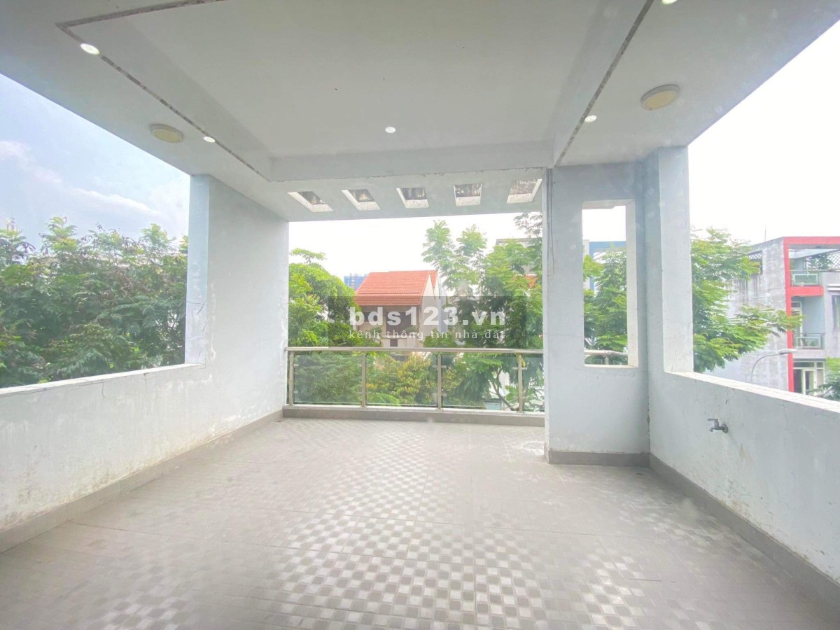 Cho thuê nhà nguyên căn cách cổng C cảng cát lái 200m liên hệ 0988628089