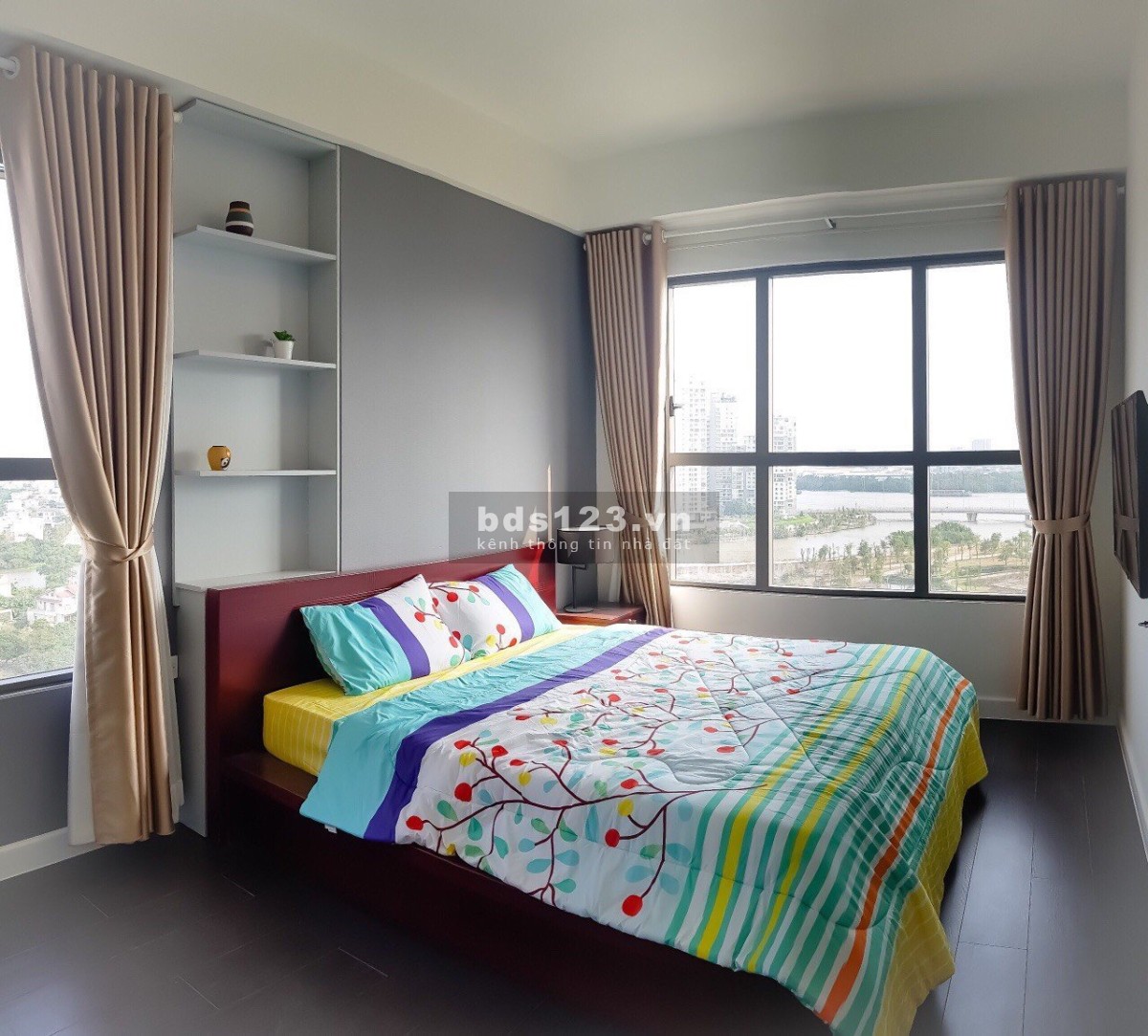 Tin thật giá thật 100% bán nhanh 3 phòng - DT 96m2, view đẹp, tầng trung, giá 5.5 tỷ LH 0903.681.920