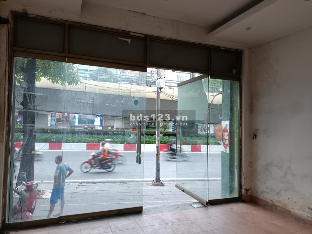 Chính chủ cho thuê dtsd 80m2 mặt bằng kinh doanh tầng 1 mặt đường Nguyễn Chí Thanh, mặt tiền 5m