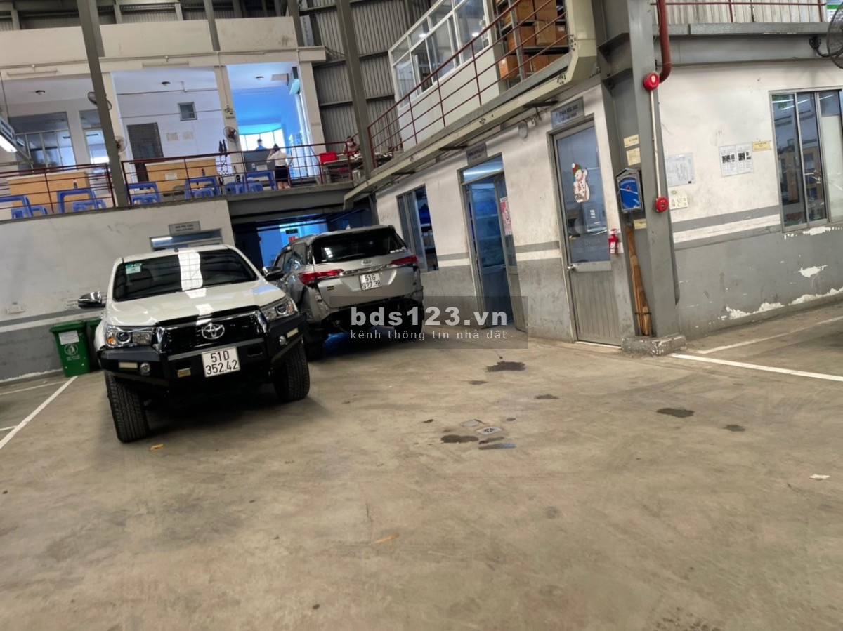 Cho thuê kho xưởng 4.300m2 đẹp mặt tiền Xa Lộ Hà Nội, P. Hiệp Phú, Quận 9, TP Thủ Đức