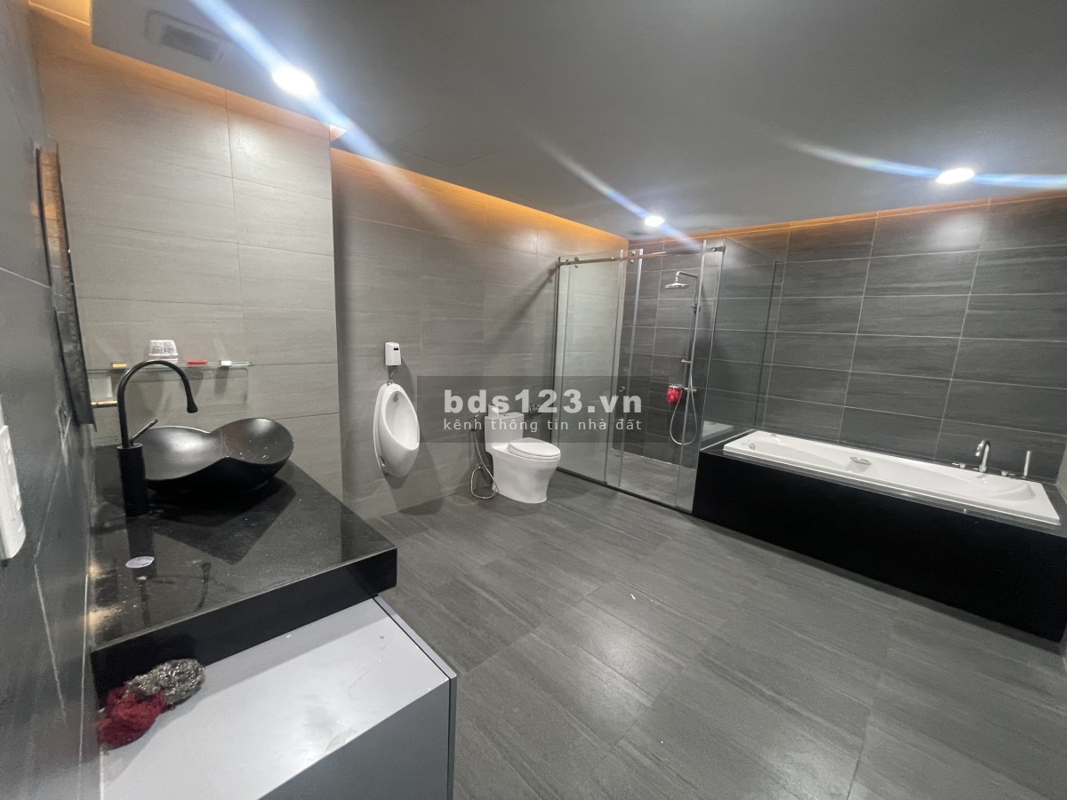 Cần cho thuê showroom SariTown Sala tiện ích xung quanh đủ, kinh doanh đỉnh
