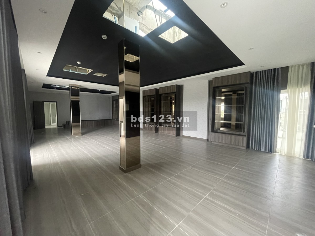 Cần cho thuê showroom SariTown Sala tiện ích xung quanh đủ, kinh doanh đỉnh