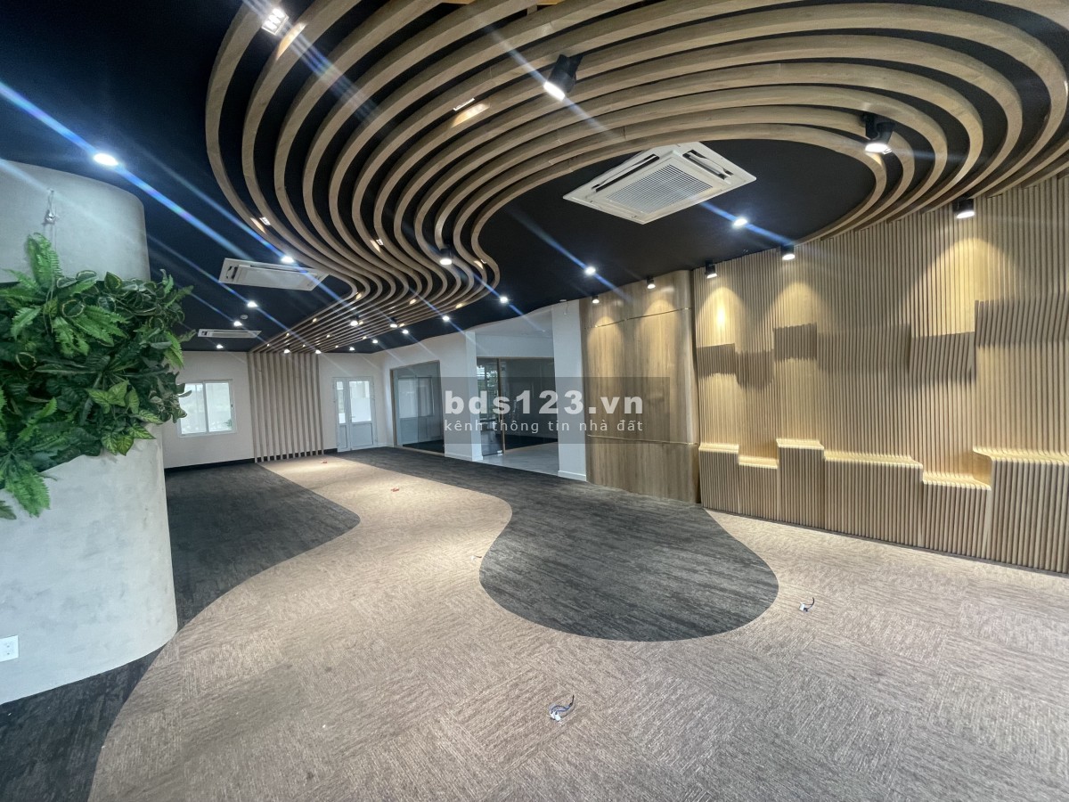 Cần cho thuê showroom SariTown Sala tiện ích xung quanh đủ, kinh doanh đỉnh