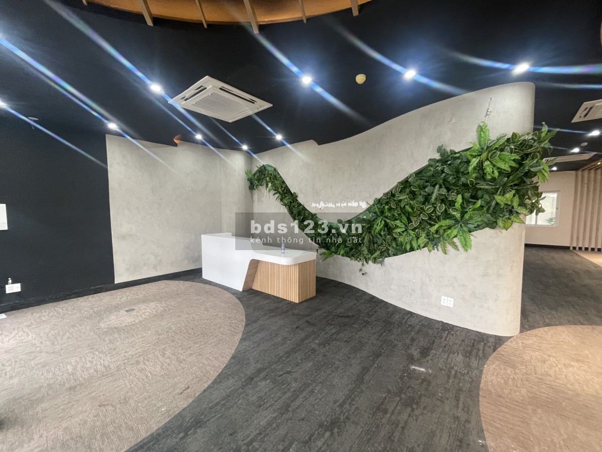 Cần cho thuê showroom SariTown Sala tiện ích xung quanh đủ, kinh doanh đỉnh
