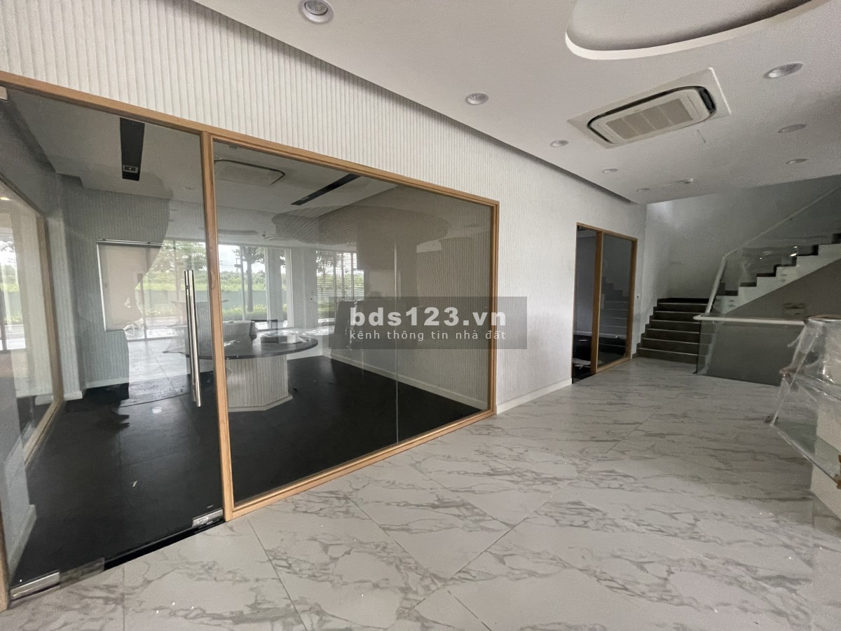 Cần cho thuê showroom SariTown Sala tiện ích xung quanh đủ, kinh doanh đỉnh