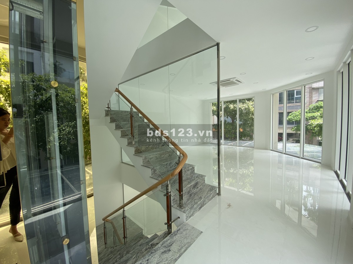 Cho thuê Shophouse SARITOWN: căn góc giá tốt nhất thị trường, tiện ích đủ